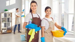 Should You Hire Employees or Work Alone