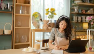 What If You Earn Self-Employed Income Alongside a Full-Time Job